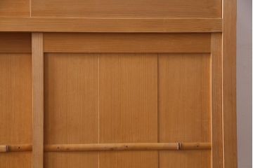 ビンテージ家具　ビンテージ　柔らかな木肌が上品な雰囲気を醸し出す置水屋(茶水屋、収納棚)