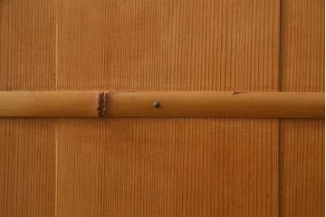 ビンテージ家具　ビンテージ　柔らかな木肌が上品な雰囲気を醸し出す置水屋(茶水屋、収納棚)