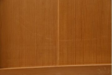 ビンテージ家具　ビンテージ　柔らかな木肌が上品な雰囲気を醸し出す置水屋(茶水屋、収納棚)