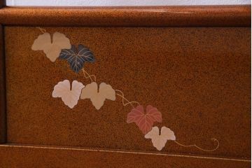 アンティーク雑貨　古民具　輪島塗　山本幸三郎作　梨地　蔦の葉モチーフが描かれた衣桁(ハンガーラック、着物掛け)