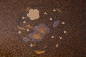 中古　山本幸三郎作　輪島塗　梨地蒔絵　草花の図　日本風情漂う上品な座卓(ローテーブル)
