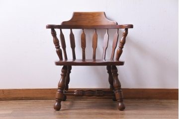 ヴィンテージ家具　国産ビンテージ　ナラ材　座面低め　男前な雰囲気漂うスモーカーズボウ(板座チェア、椅子、ダイニングチェア)