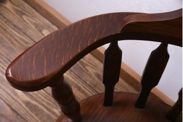 ヴィンテージ家具　国産ビンテージ　ナラ材　座面低め　男前な雰囲気漂うスモーカーズボウ(板座チェア、椅子、ダイニングチェア)