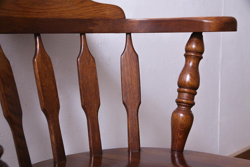 ヴィンテージ家具　国産ビンテージ　ナラ材　座面低め　男前な雰囲気漂うスモーカーズボウ(板座チェア、椅子、ダイニングチェア)