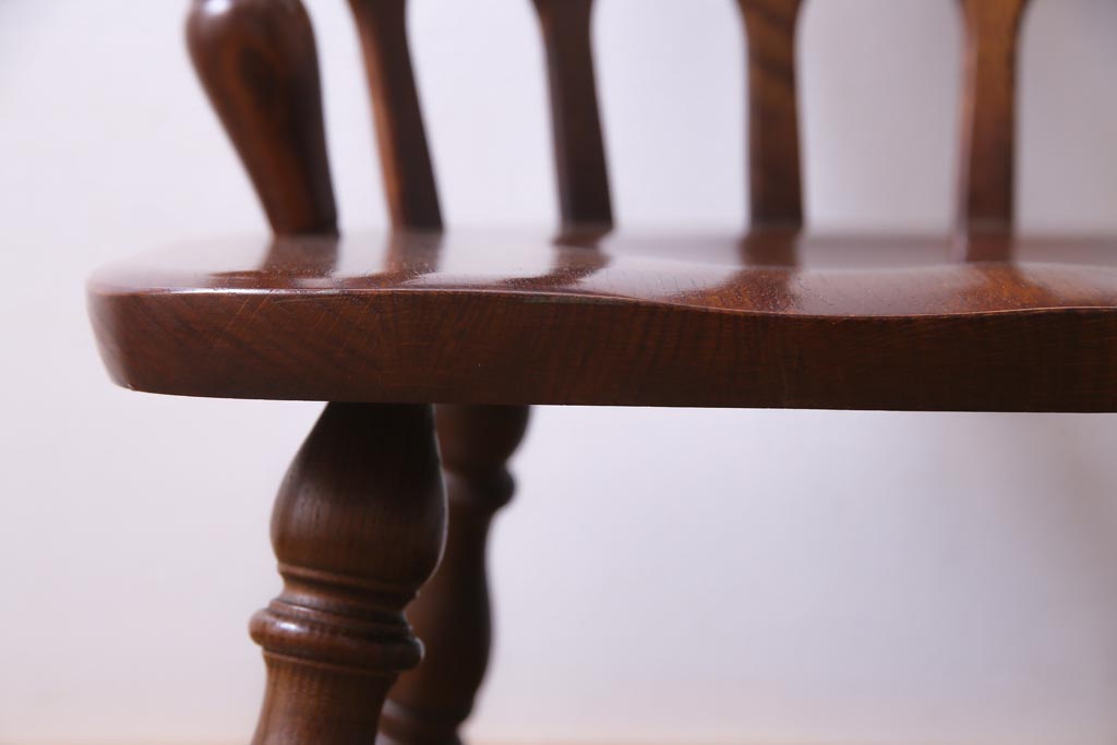 ヴィンテージ家具　国産ビンテージ　ナラ材　座面低め　男前な雰囲気漂うスモーカーズボウ(板座チェア、椅子、ダイニングチェア)