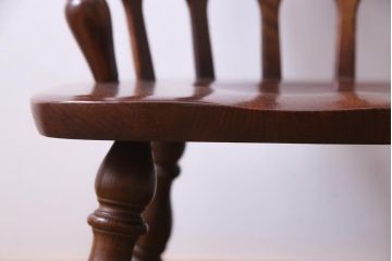 ヴィンテージ家具　国産ビンテージ　ナラ材　座面低め　男前な雰囲気漂うスモーカーズボウ(板座チェア、椅子、ダイニングチェア)