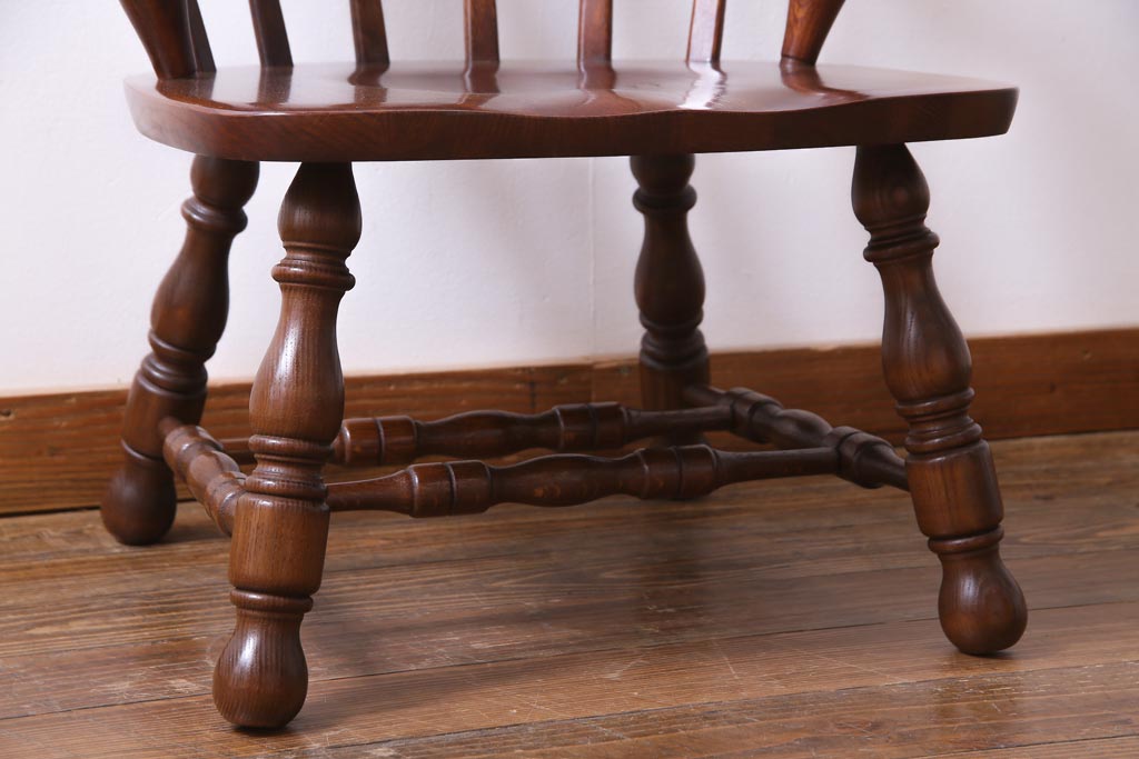 ヴィンテージ家具　国産ビンテージ　ナラ材　座面低め　男前な雰囲気漂うスモーカーズボウ(板座チェア、椅子、ダイニングチェア)