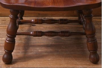 ヴィンテージ家具　国産ビンテージ　ナラ材　座面低め　男前な雰囲気漂うスモーカーズボウ(板座チェア、椅子、ダイニングチェア)