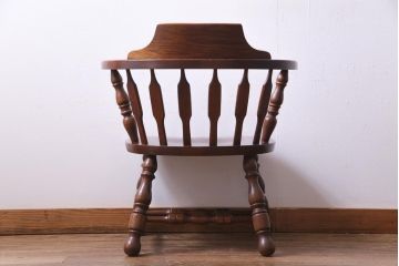 ヴィンテージ家具　国産ビンテージ　ナラ材　座面低め　男前な雰囲気漂うスモーカーズボウ(板座チェア、椅子、ダイニングチェア)