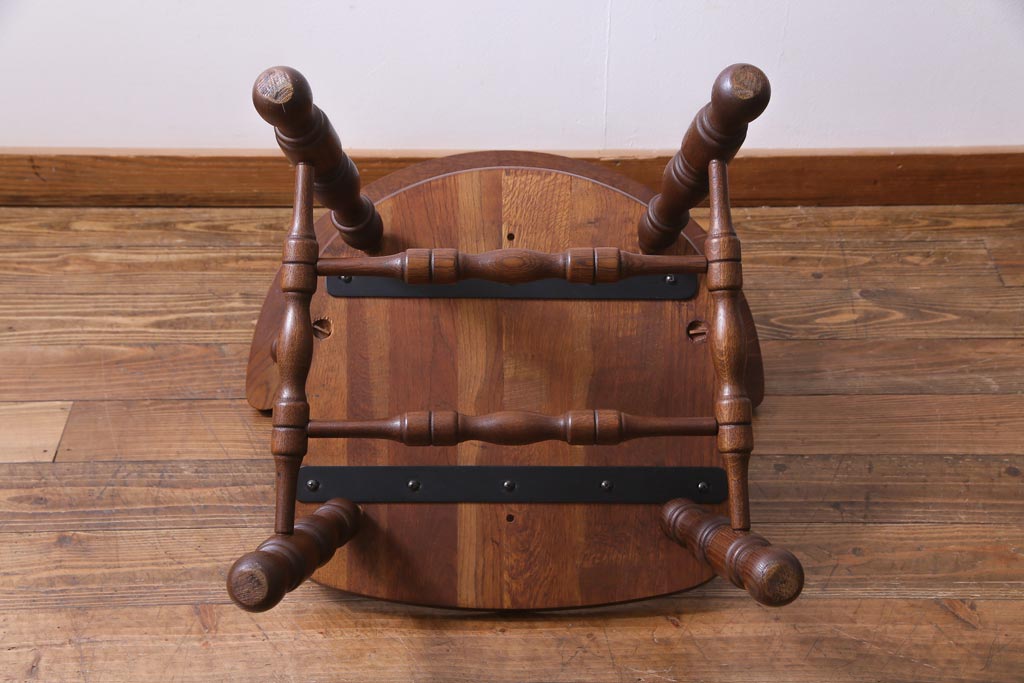 ヴィンテージ家具　国産ビンテージ　ナラ材　座面低め　男前な雰囲気漂うスモーカーズボウ(板座チェア、椅子、ダイニングチェア)