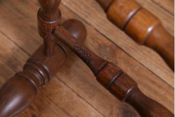 ヴィンテージ家具　国産ビンテージ　ナラ材　座面低め　男前な雰囲気漂うスモーカーズボウ(板座チェア、椅子、ダイニングチェア)(1)