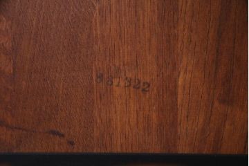 ヴィンテージ家具　国産ビンテージ　ナラ材　座面低め　男前な雰囲気漂うスモーカーズボウ(板座チェア、椅子、ダイニングチェア)(1)