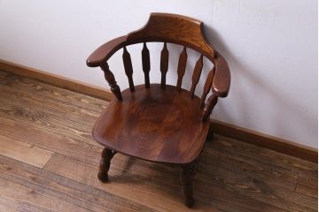 ヴィンテージ家具　国産ビンテージ　ナラ材　座面低め　男前な雰囲気漂うスモーカーズボウ(板座チェア、椅子、ダイニングチェア)(2)