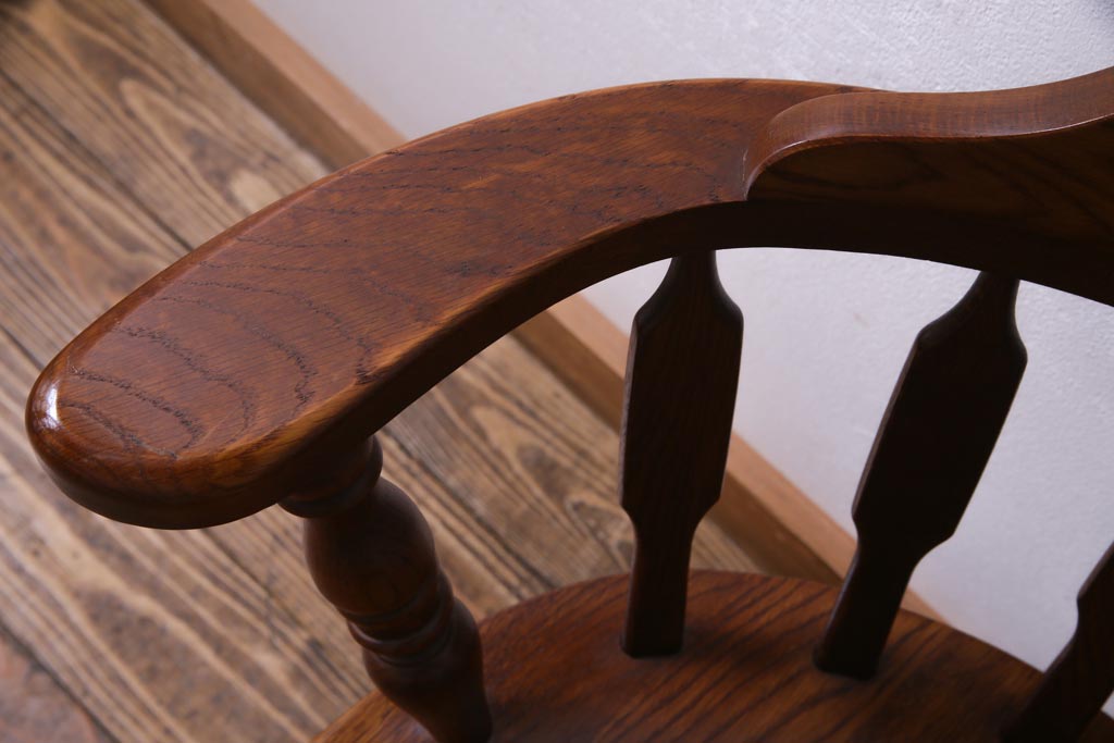 ヴィンテージ家具　国産ビンテージ　ナラ材　座面低め　男前な雰囲気漂うスモーカーズボウ(板座チェア、椅子、ダイニングチェア)(2)