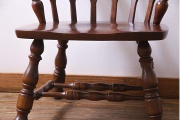 ヴィンテージ家具　国産ビンテージ　ナラ材　座面低め　男前な雰囲気漂うスモーカーズボウ(板座チェア、椅子、ダイニングチェア)(2)