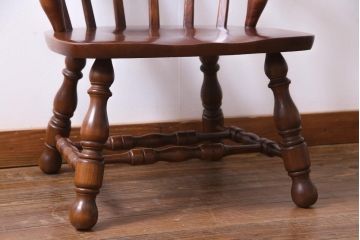 ヴィンテージ家具　国産ビンテージ　ナラ材　座面低め　男前な雰囲気漂うスモーカーズボウ(板座チェア、椅子、ダイニングチェア)(2)