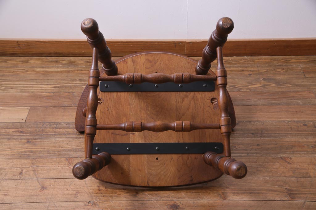 ヴィンテージ家具　国産ビンテージ　ナラ材　座面低め　男前な雰囲気漂うスモーカーズボウ(板座チェア、椅子、ダイニングチェア)(2)