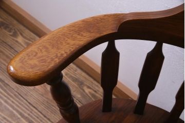 ヴィンテージ家具　国産ビンテージ　ナラ材　座面低め　男前な雰囲気漂うスモーカーズボウ(板座チェア、椅子、ダイニングチェア)(3)