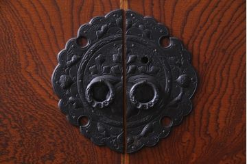 中古　伝統民芸家具　岩谷堂箪笥　観音開きの戸棚がついた立長箪笥(ハイチェスト、和タンス)