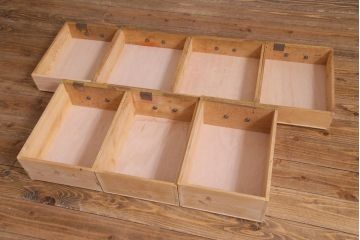 アンティーク家具　昭和中期　モールガラス入り　ナラ材　懐かしさ漂う明るい木色の両袖デスク(作業台、机、在宅ワーク、在宅用)