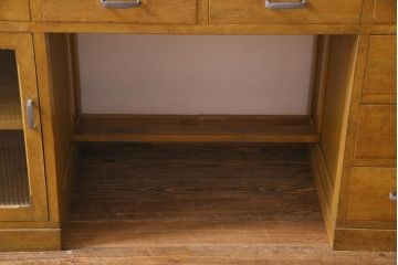 アンティーク家具　昭和中期　モールガラス入り　ナラ材　懐かしさ漂う明るい木色の両袖デスク(作業台、机、在宅ワーク、在宅用)