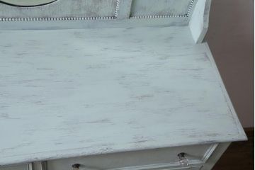 アンティーク家具　フランスアンティーク　シャビーな風合いがおしゃれな鏡付きのペイントサイドボード(ドレッシングチェスト)