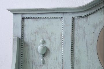 アンティーク家具　フランスアンティーク　シャビーな風合いがおしゃれな鏡付きのペイントサイドボード(ドレッシングチェスト)