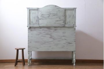 アンティーク家具　フランスアンティーク　シャビーな風合いがおしゃれな鏡付きのペイントサイドボード(ドレッシングチェスト)