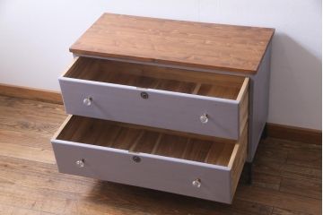 ペイント家具　箪笥をフレンチ風にアレンジしたリメイクローボード(リビングボード)