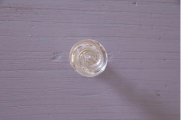 ペイント家具　箪笥をフレンチ風にアレンジしたリメイクローボード(リビングボード)