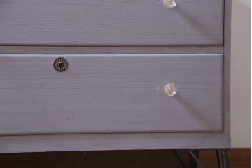 ペイント家具　箪笥をフレンチ風にアレンジしたリメイクローボード(リビングボード)
