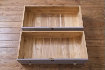 ペイント家具　箪笥をフレンチ風にアレンジしたリメイクローボード(リビングボード)