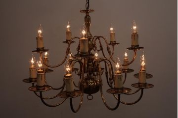 ベルギー　金属製　洗練されたつくりと大振りサイズが豪華なビンテージの15灯シャンデリア(天井照明、吊り下げ照明)