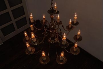 ベルギー　金属製　洗練されたつくりと大振りサイズが豪華なビンテージの15灯シャンデリア(天井照明、吊り下げ照明)