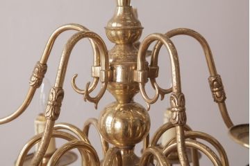 ベルギー　金属製　洗練されたつくりと大振りサイズが豪華なビンテージの15灯シャンデリア(天井照明、吊り下げ照明)