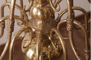 ベルギー　金属製　洗練されたつくりと大振りサイズが豪華なビンテージの15灯シャンデリア(天井照明、吊り下げ照明)