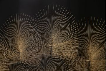 中古　輪島塗　鶴岑作　松の蒔絵が繊細で美しい衝立(パーテーション)(定価約200万円)