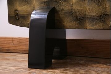 中古　輪島塗　鶴岑作　松の蒔絵が繊細で美しい衝立(パーテーション)(定価約200万円)