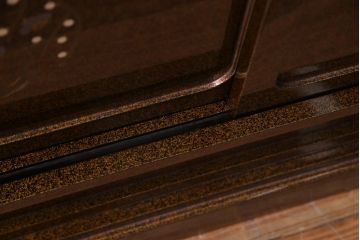 中古　山本幸三郎　輪島塗　梨地　研ぎ出し蒔絵　草花の図　飾棚(飾り棚、茶棚)(定価約300万円)