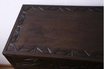 中古　伝統工芸軽井沢彫り　竹の彫りが珍しい上品な趣きのチェスト(衣装箪笥、洋服タンス)