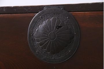 アンティーク家具　和製アンティーク　前面ケヤキ材　立体的な意匠が目を引く仙台箪笥(野郎箪笥、衣装箪笥、和タンス、引き出し)