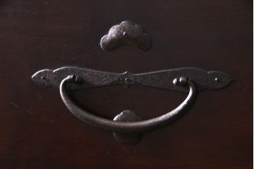 アンティーク家具　和製アンティーク　前面ケヤキ材　奥深い味わいが漂う二本松箪笥(重ね箪笥、和タンス、チェスト)