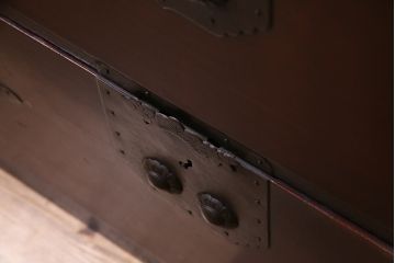 アンティーク家具　和製アンティーク　前面ケヤキ材　奥深い味わいが漂う二本松箪笥(重ね箪笥、和タンス、チェスト)
