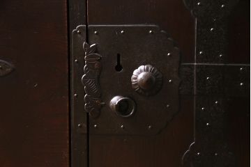 アンティーク家具　和製アンティーク　前面ケヤキ材　奥深い味わいが漂う二本松箪笥(重ね箪笥、和タンス、チェスト)
