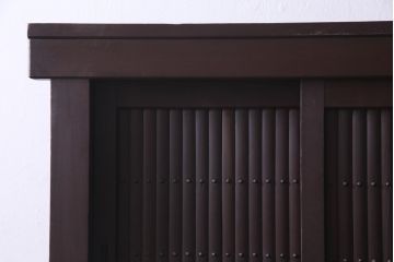 アンティーク家具　和製アンティーク　四尺　和モダンな雰囲気の丸桟引き戸の近江水屋箪笥(時代箪笥)