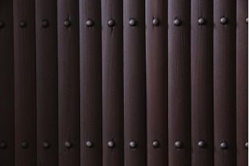 アンティーク家具　和製アンティーク　四尺　和モダンな雰囲気の丸桟引き戸の近江水屋箪笥(時代箪笥)