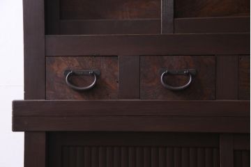 アンティーク家具　和製アンティーク　四尺　和モダンな雰囲気の丸桟引き戸の近江水屋箪笥(時代箪笥)