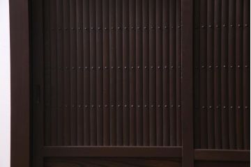 アンティーク家具　和製アンティーク　四尺　和モダンな雰囲気の丸桟引き戸の近江水屋箪笥(時代箪笥)