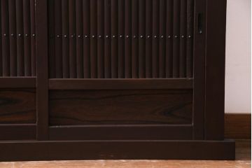 アンティーク家具　和製アンティーク　四尺　和モダンな雰囲気の丸桟引き戸の近江水屋箪笥(時代箪笥)