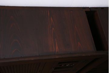 アンティーク家具　和製アンティーク　四尺　和モダンな雰囲気の丸桟引き戸の近江水屋箪笥(時代箪笥)